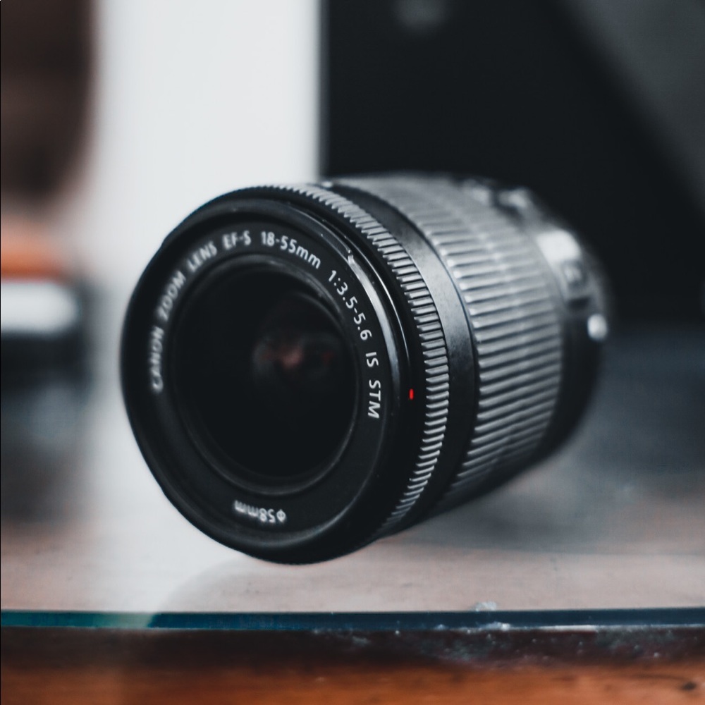 Canon Ef-S 18-55mm F/3.5 IS STM